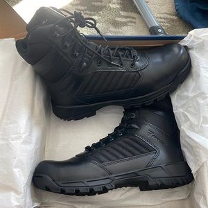 New in box men's work boots